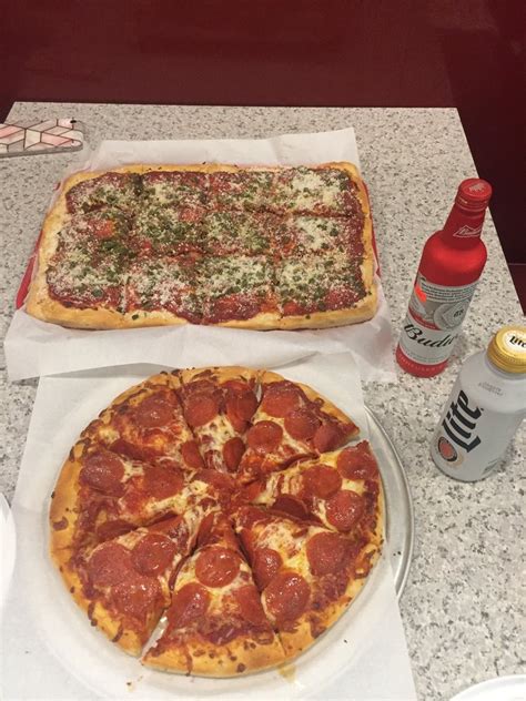 wedgewood pizza austintown|wedgewood fernando's pizza restaurant.